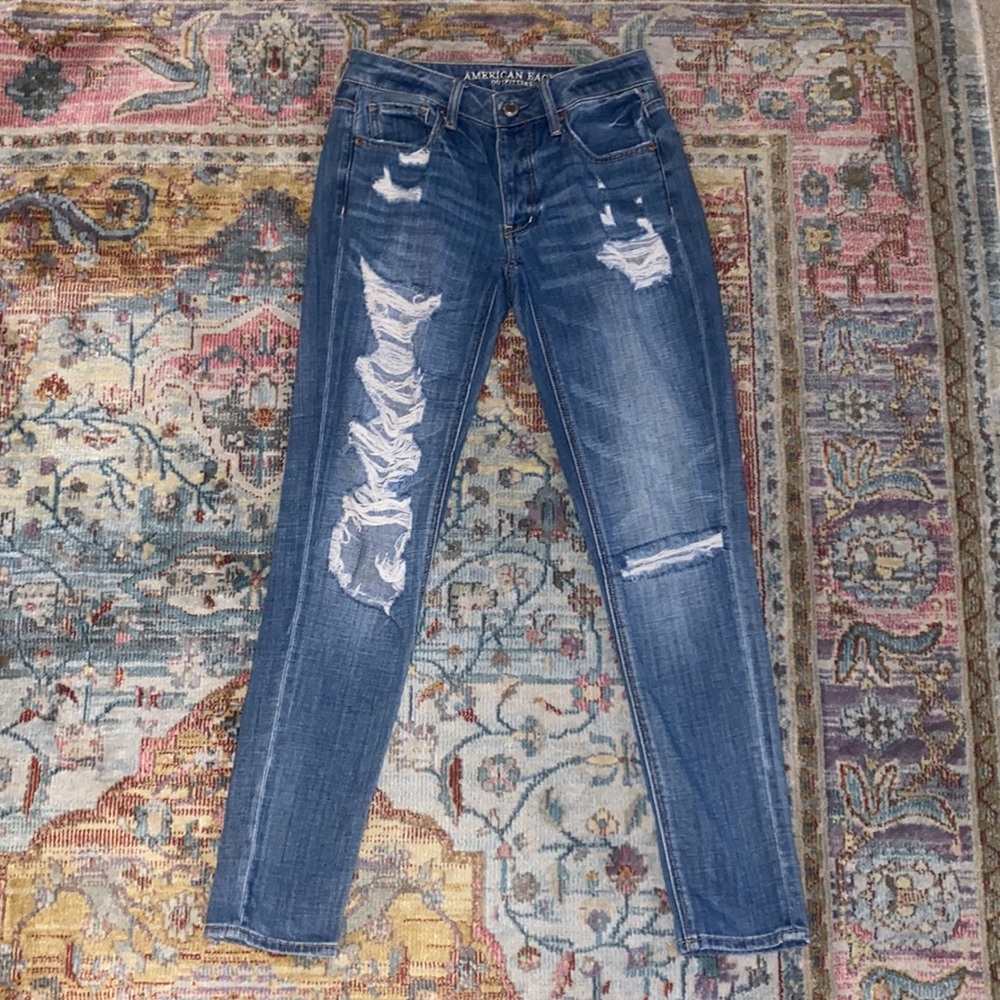 American Eagle | Tomgirl Distressed Skinny Jeans Size 00